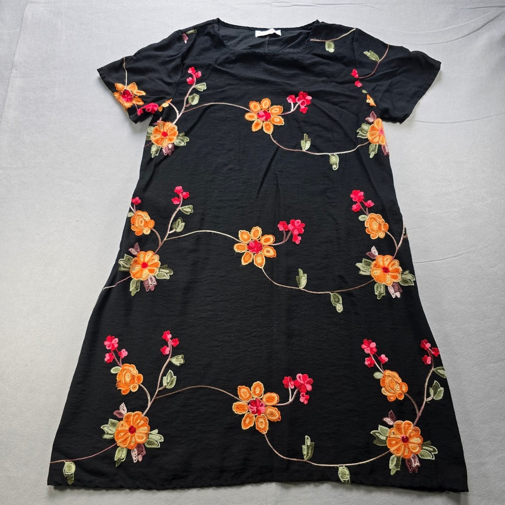 Ana & Rose Black Floral Embroidered Shift Dress Women Medium Short Sleeve Pocket